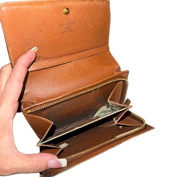LOUIS VUITTON LV Monogram Small Wallet - Picture 2 of 2